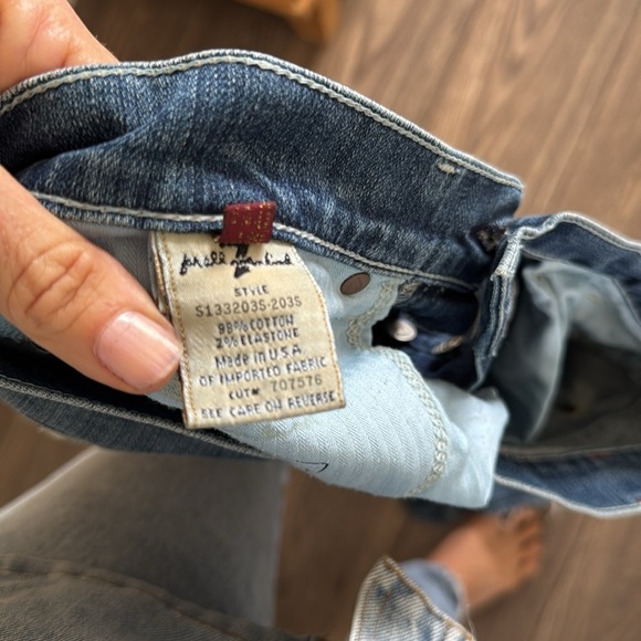 Perfectly distressed 7 for all mankind denim skirt with a train - Picture 9 of 16